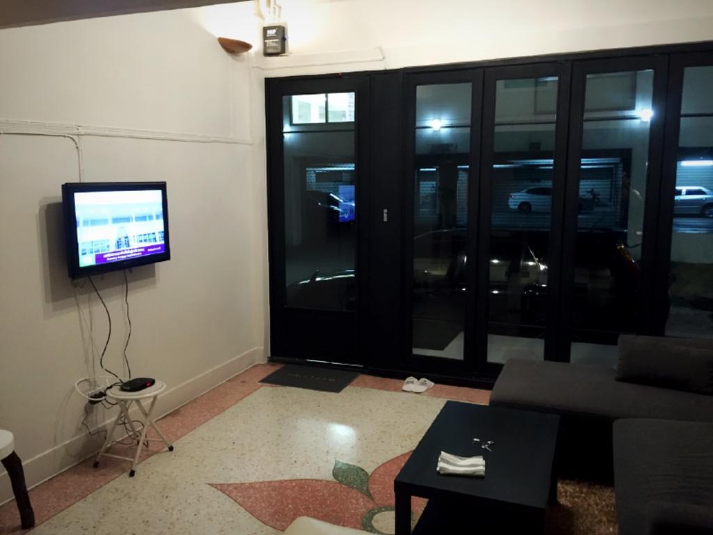 Need Sleep Hostel Bangkok Exterior photo