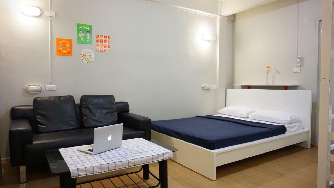 Need Sleep Hostel Bangkok Exterior photo