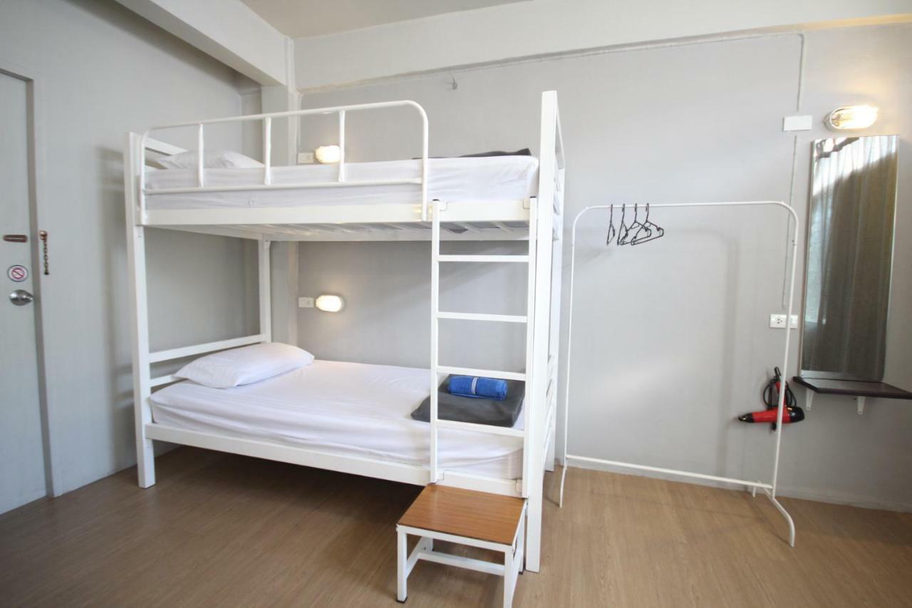 Need Sleep Hostel Bangkok Exterior photo