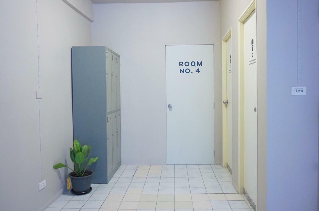 Need Sleep Hostel Bangkok Exterior photo